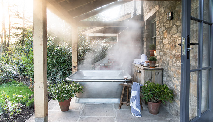 Showcased here at Georgian Country Estate, Middleton Lodge, William Holland’s Outdoor Alvius bathtub is handmade from pure copper and completed with a rustic-luxe tin crafted using traditional artisan techniques. Heat retaining, corrosion-resistant, eco-friendly and luxurious, these bathtubs are ideal for outdoor environments and simply get more beautiful with age. Photograph Cecelina Tornberg