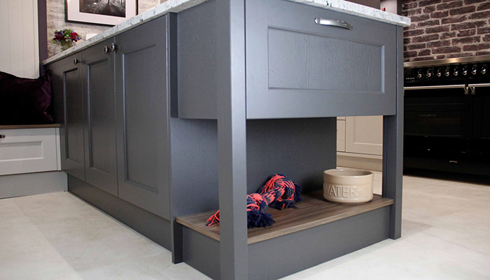 The open-ended Chef’s Table from Masterclass Kitchens makes a great spot for a water bowl