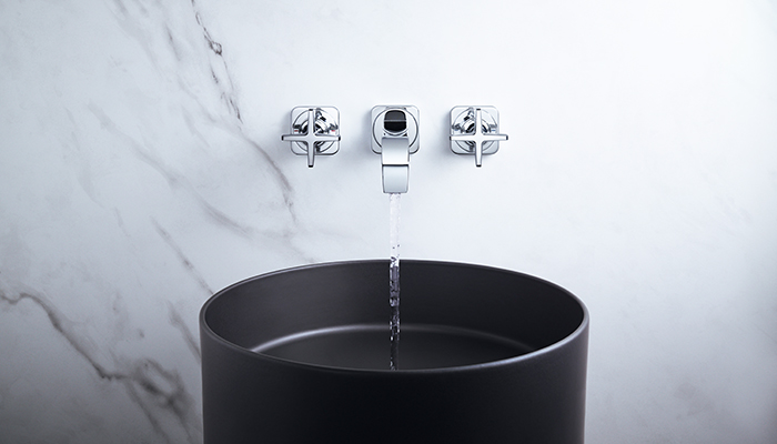 A luxury classic from the Axor collection, the Citterio E wall-mounted basin mixer