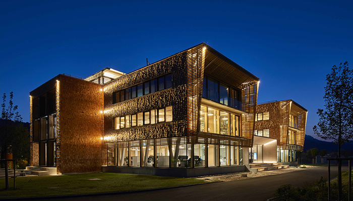 Bora’s purpose-built company building in Niederndorf, Austria, opened in 2018, houses R&D, product management, marketing and sales, and is located close to its HQ in Raubling