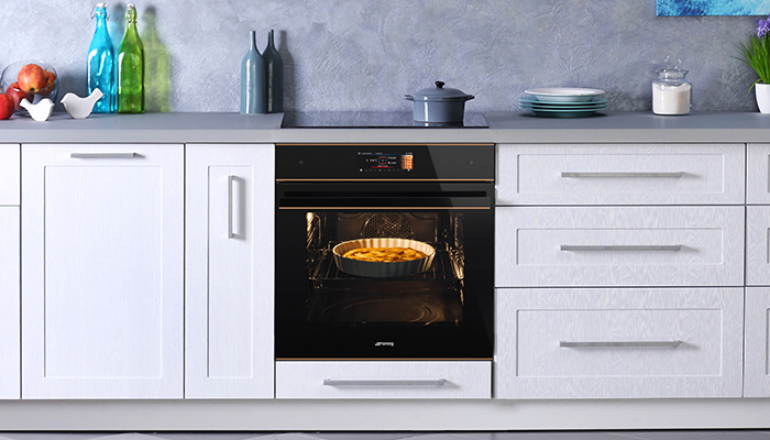 Smeg’s new VIVOscreen ovens feature SmegConnect and are WiFi-enabled, and also allow the user to add and personalise recipes, try out some preloaded ones and share ingredients needed for a dish to ensure they have the groceries needed