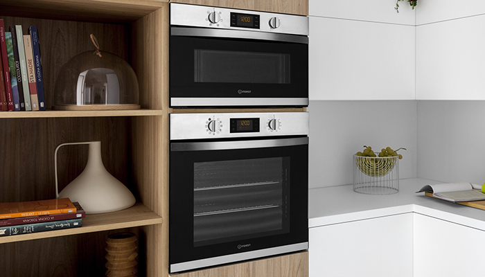 Indesit’s Aria built-in oven features the Turn&Cook programme that automatically sets the perfect temperature and cooking time for over 80 recipes