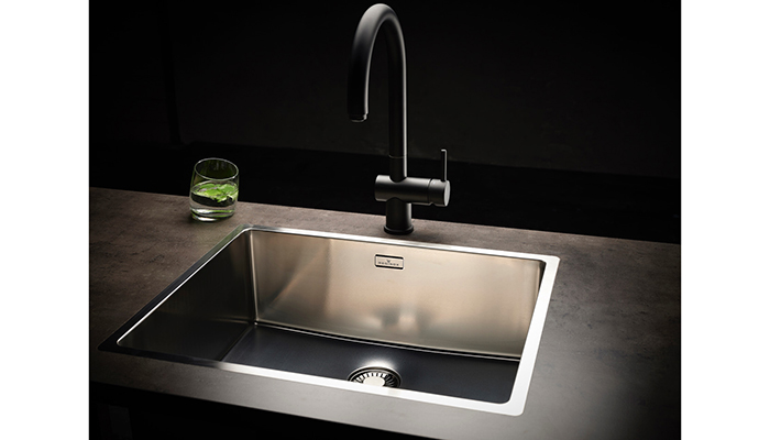 Reginox’s recently launched New York sink can be fitted in three ways – undermounted, flush with the worktop or surface mounted to suit any style of kitchen