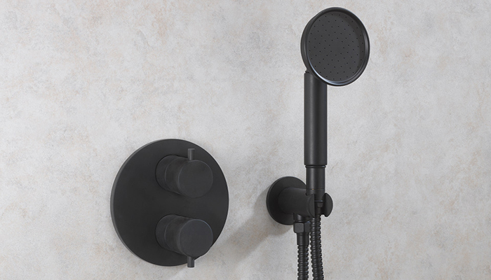 The MPRO collection also comprises the brand’s Carbon Shower Crossbox