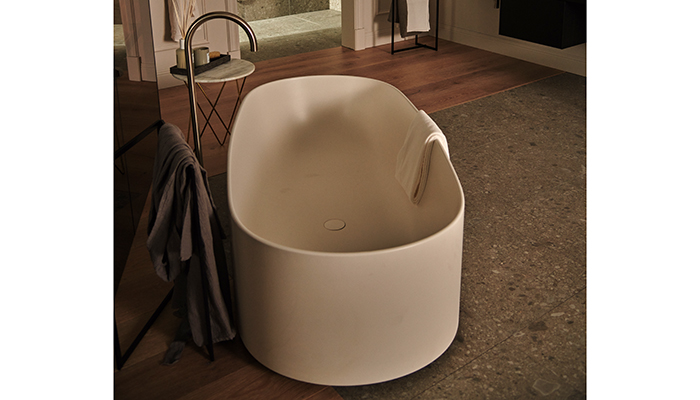 The freestanding bath that forms part of the Linda-X collection