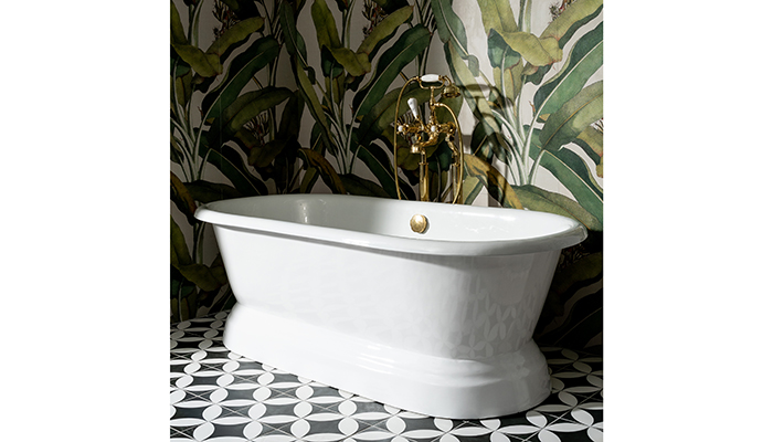 Aldermanbury freestanding cast iron bath with Devonshire crosshead bath & shower mixer in polished brass finish