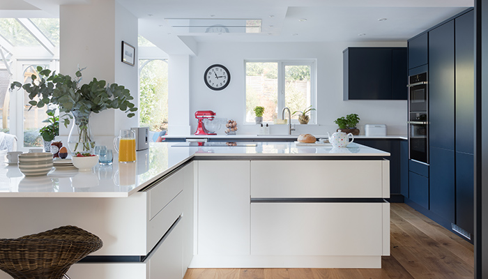 Masterclass’s H Line Hampton cabinetry in Oxford Blue and Scots Grey with Oxford Blue handle rail gives designers the opportunity to create a striking contrast between light and dark shades