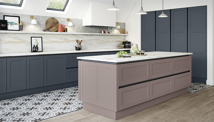 Featuring slimline, handleless Shaker doors, Caple’s painted Verse Shoreditch kitchen is presented here in Space and new colour Dusty Rose. A solid ash frame and veneered ask centre panel create a uniform finish with a matching grain