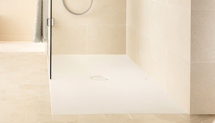Those seeking an uninterrupted style where the waste blends into the shower floor will love Roca’s Cratos Senceramic shower tray. This super-slim, vitreous china shower tray with waste has a textured, slip-resistant surface and is offered in a range of sizes