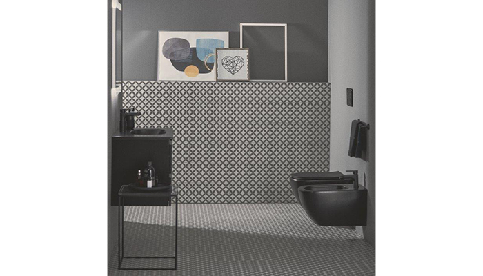 Statement-Making Black & White Bathroom