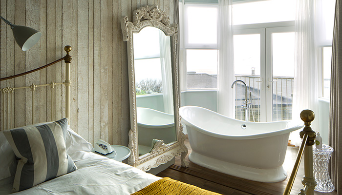 Clients can achieve hotel-style luxury with V&A Baths’ Marlborough double-ended slipper bath with plinth, which is based on a traditional bateau bath. Image Watergate Bay Hotel