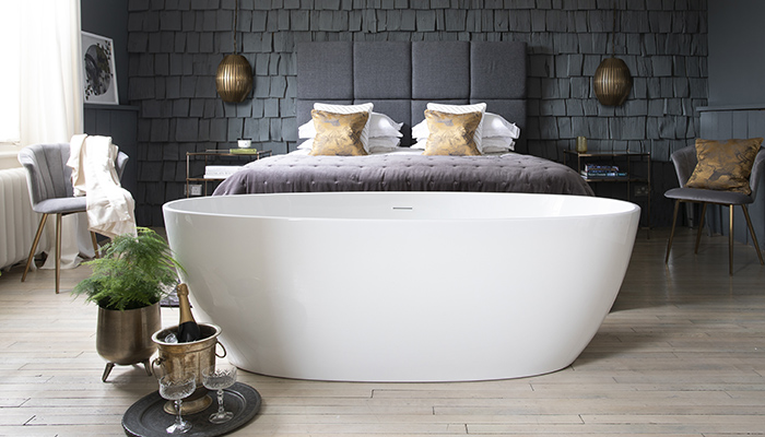 Part of the i-LIne collection by Waters Baths of Ashbourne, the Stream Plus double-ended bath has a super-slim profile and is designed for two – perfect for a romantic bathing experience
