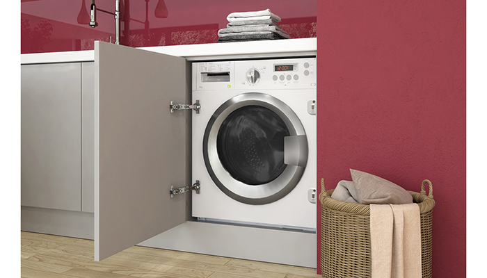 The CDAC1381 integrated washing machine has an 8kg capacity, is rated B for energy efficiency and uses 54 litres of water for a full cycle