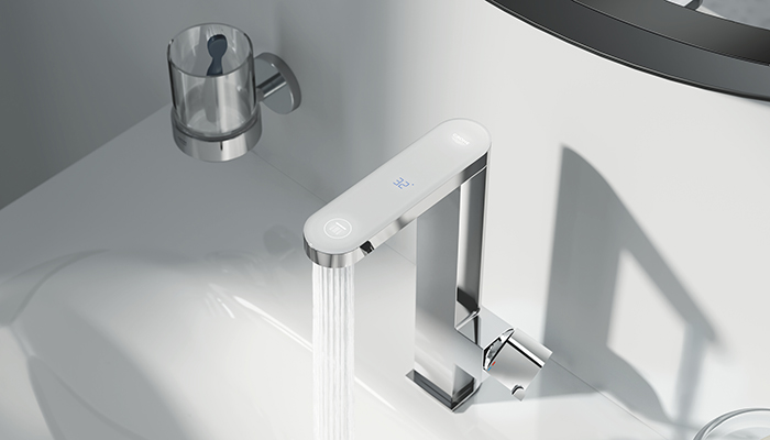 Grohe Plus tap with LED digital temperature display