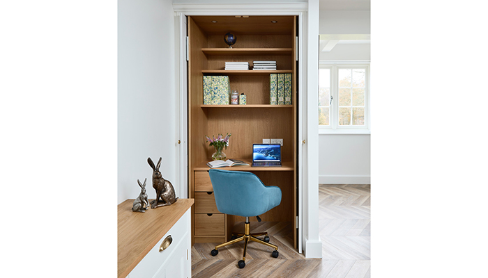 A Shaker kitchen with home office by Simon Taylor Furniture