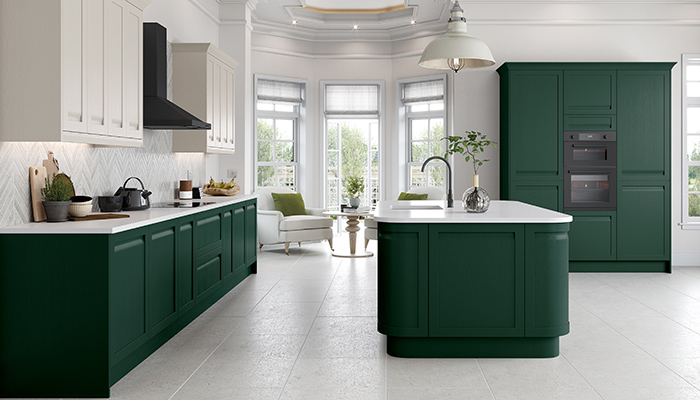 Featuring an integrated handle for an ultra-modern Shaker style, TKC’s slim frame Grantham range features a 21mm-thick, five-piece door with a veneered centre panel and solid ash frame. Pictured in Fir Green and Chalkstone, it comes in 28 paint-to-order finishes or TKC’s colour match service