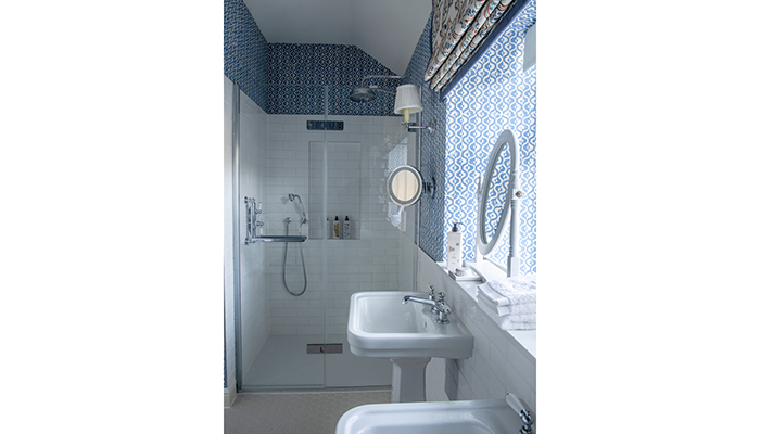 The Merlyn bespoke specification team worked closely with Waterloo Bathrooms on the prestigious Cashel Palace hotel renovation. This historic property featured a variety of unique spaces, each requiring different bespoke solutions. MERLYN supplied a total of 70 shower enclosures, featuring varying heights, notch cuts and sandblast strips