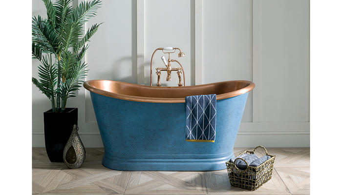 This copper boat bath has a striking blue Patinata-effect finish and comes in two sizes