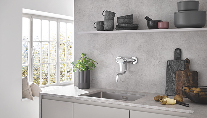 From the fourth generation design of Grohe’s classic Eurosmart range, the Eurosmart single lever wall hung sink mixer