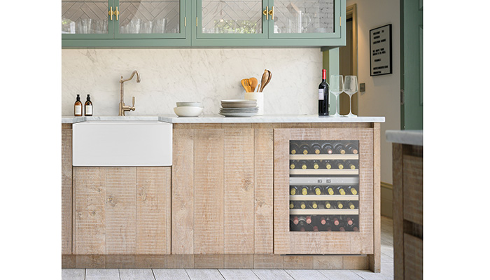 Design-conscious customers will love Caple’s Sense Premium integrated undercounter dual-zone wine cooler. It comes with a fully bespoke furniture door to match any style of kitchen cabinet and shelves can accommodate 750ml Bordeaux, Burgundy and Champagne bottles
