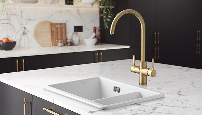 The GEO Intense 4-in-1 hot tap from Rangemaster delivers filtered steaming hot 98°C water, cold filtered water, as well as regular hot and cold water. With popular finishes Chrome, Brushed Brass and Matt Black proving an ideal choice for any kitchen