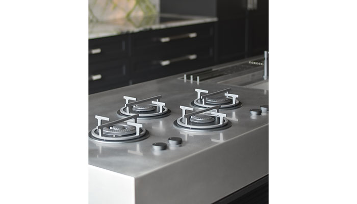 Made-to-measure Ice stainless steel island by Neil Norton Design, with Mood Flexi gas burners