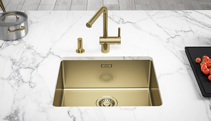 Seen here in Gold, the premium Mythos Masterpiece sink features Franke’s exclusive F-Inox Technology for a hardwearing and long-lasting finish