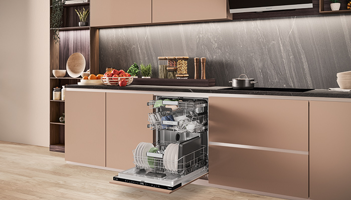 Hotpoint’s Hydroforce dishwasher has a 3rd rack with integrated spray jets for complete coverage