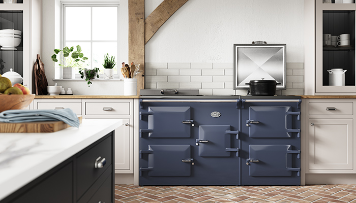 Designed to bring warmth and style to the kitchen, Everhot’s 160i features four full ovens with two top grills. The hob includes traditional double simmer and hot plates either side of the two-zone induction hob and provides space for up to 10 pots. It comes in 20 colours, including this Marine Blue 