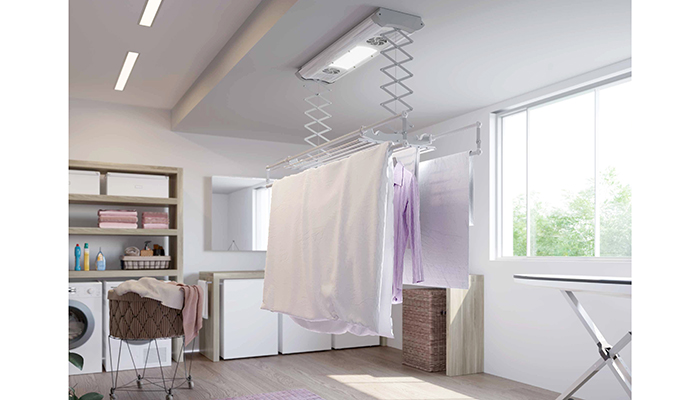 Foxydry Air is remote controlled with integrated ventilation system and lighting, but no hot air system