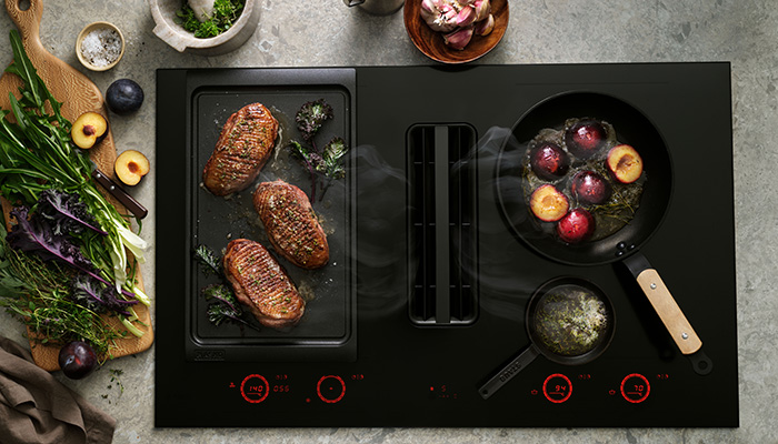 ASKO’s HIHD854MM Elevate Hood-in-Hob has an automatic extraction tower, strategically positioned in the centre of the induction space, rising automatically when the extraction is turned on. The maximum extraction rate is 617 m3/h in recirculation Airflow boost mode, and it’s rated A for energy efficiency