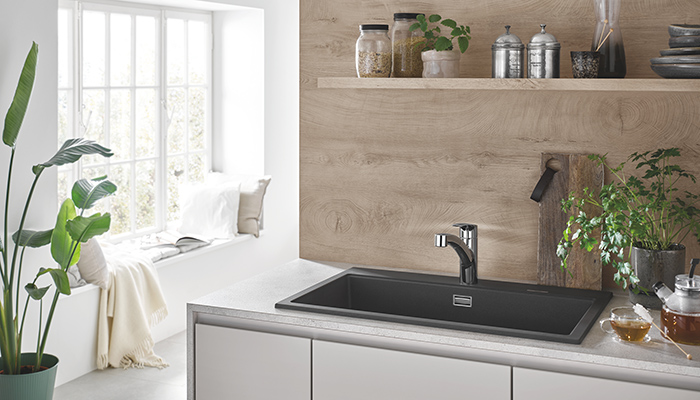 Grohe Eurosmart single-lever basin mixer in Chrome with Grohe K700 composite sink
