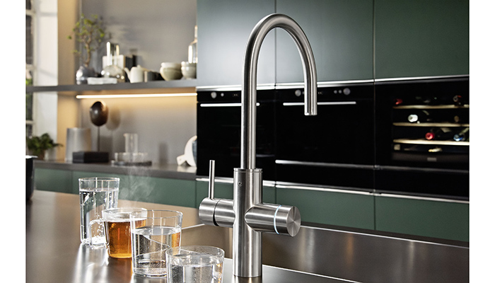 Franke’s Mythos Water Hub 6-in-1 multifunctional tap offers a choice of filtered ambient, chilled, sparkling water and instant boiling water. It is compatible with the dedicated Franke@Home app so consumers can personalise each water function and check the status of the filter and CO2 cartridge