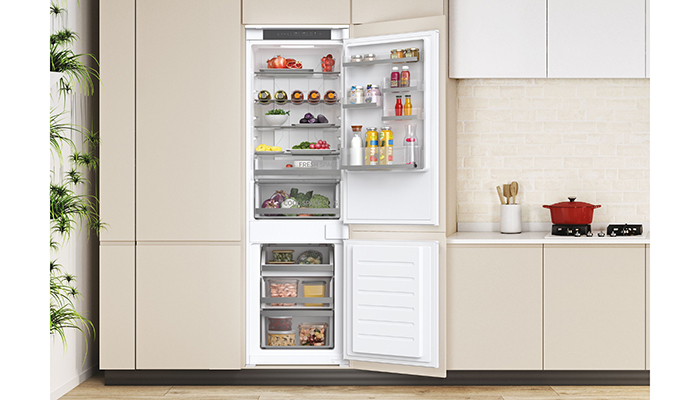 The Haier fridge-freezer 2D 55 Series 6 features a specialised ‘Humidity Control System’ that can keep moisture at 90% to preserve fresh fruit and vegetables. The hOn App gives users enhanced functionality including Proactive Temperature, Advanced Drink Assistant and My Inventory