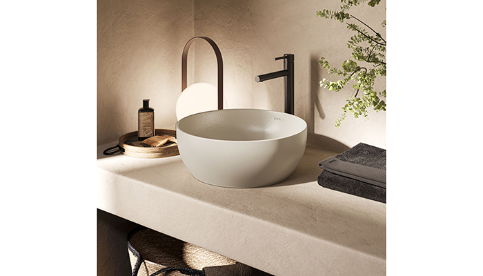 A life cycle assessment found that the recycled Vitra’s ceramic washbasin, minimises environmental impact on fossil fuel usage and global warming by a significant 30% per product