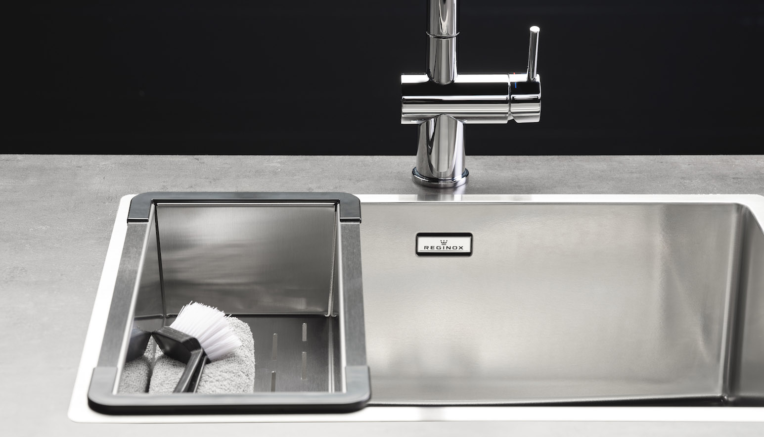 Reginox extends New York range with New Jersey sink