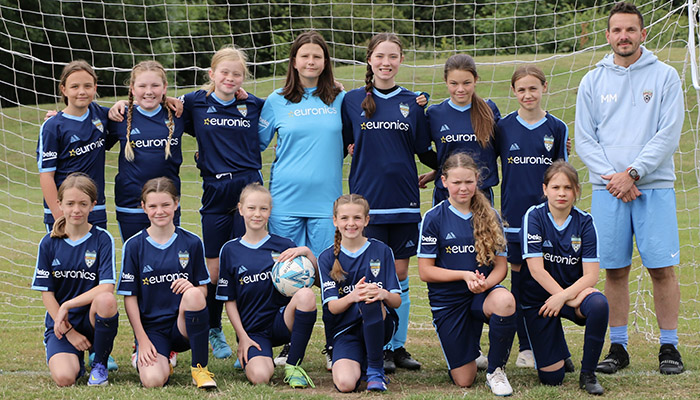 Independent electrical retailer sponsors local girls' football team