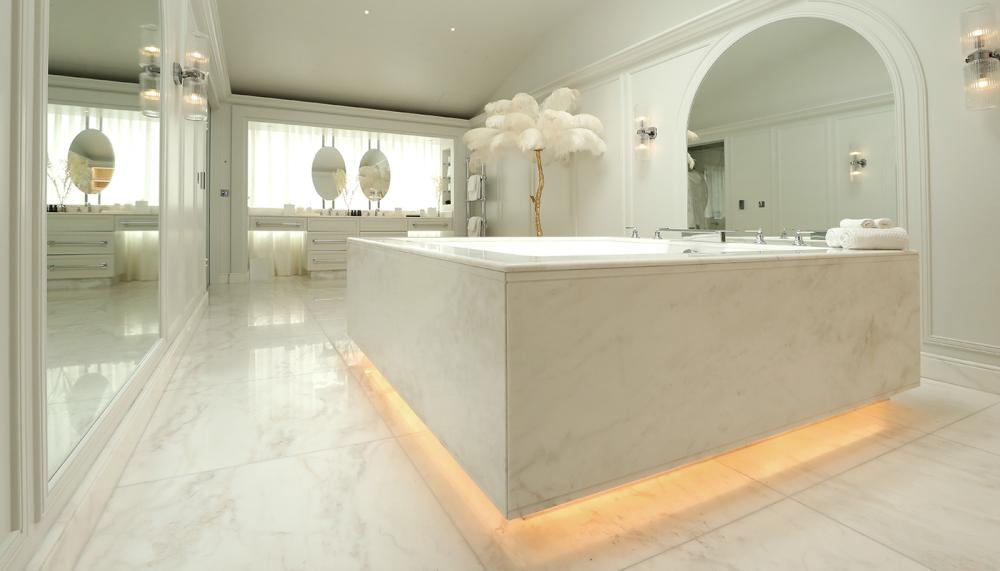 stoneCircle's bath in the Mandrake Hotel