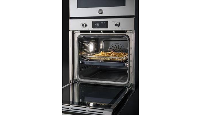 Bertazzoni Professional Series pyrolytic 60cm multifunction built-in oven with air fry function has 11 cooking modes, including convection bake, grill, turbo with a capacity of 76 litres – ideal for larger households looking for healthy and quick cooking options