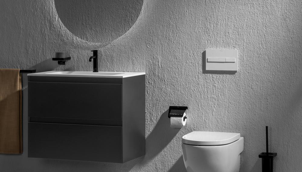 Launched last year, Roca’s Duplo One manual flush plates are intended for use with its Duplo One Frame and Tank system and come in a choice of finishes to complement its shower trays and brassware. Pictured in white is the dual-flush Duplo One PL7