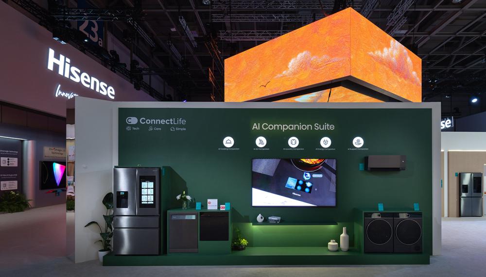 HiSense’s ‘AI Companion’ stand features the connected American multi-door refrigeration unit, PureView with see-through door allowing users to check contents at a glance without opening the door. The Hi9 freestanding dishwasher, with AI-powered load sensing, offers automatic detergent dosing and features the latest KitchenFit 5i Heat Pump Washer Dryer