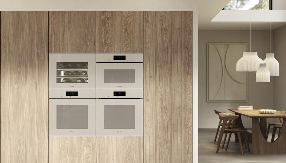Miele’s Pro steam combination oven is fully plumbed offering DualSteam introducing steam at a higher pressure, even when cooking at lower temperatures for faster heat-up times. A ‘Mix & Match’ function works in conjunction with the Miele@mobile app sending cooking instructions to the oven