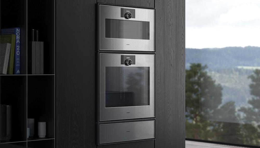 Designed as part of its minimalist series, Gaggenau&rsquo;s warming drawer offers low-temperature cooking from 30&ordm;C to 80&ordm;C, ideal for proving dough, drying fruit and herbs, and even defrosting frozen food. The Gaggenau Home Connect app allows the user to communicate with the appliance from wherever they are