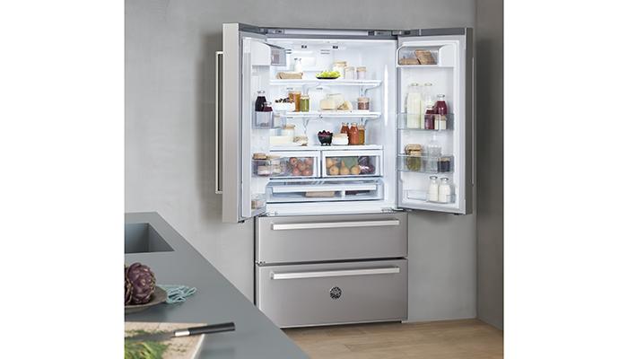The Bertazzoni Master Series French Style fridge-freezer features a huge 449litre refrigerator and 2 pull-out freezer drawers totalling 187 litres, with  plumbed-in ice maker. This model has 3 handle options – Master series, Professional or Heritage