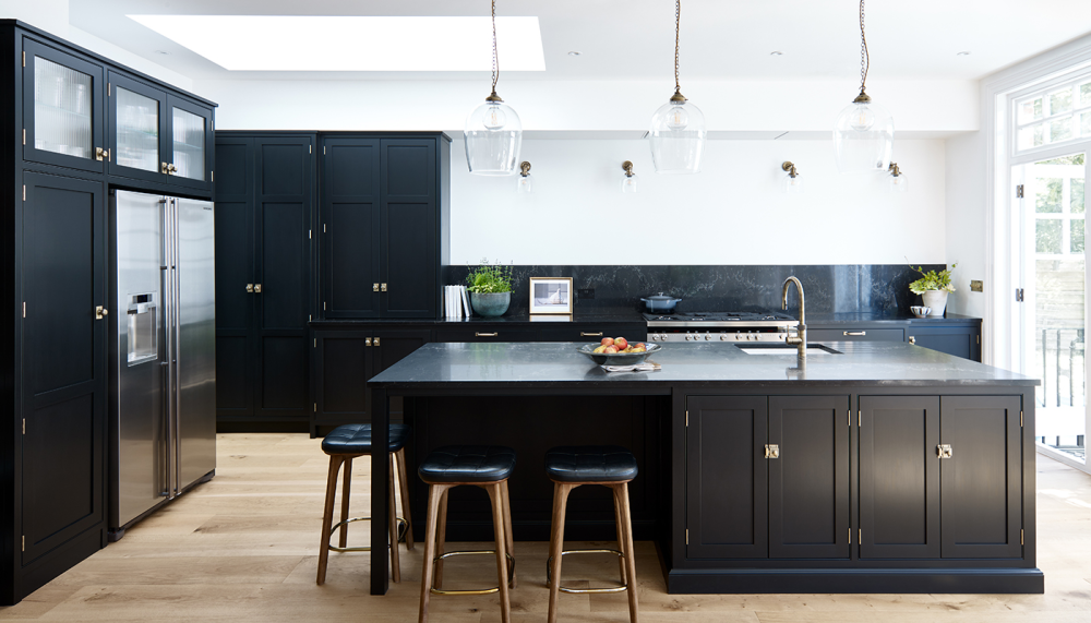 The clutter-free aesthetic in action in a design by Kate Feather that allows Caesarstone's 5100 Vanilla Noir surfaces to take centre stage